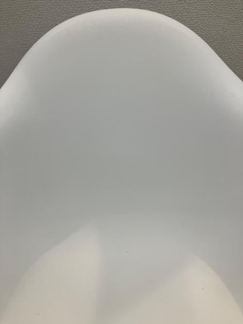 ひじ掛け付きシェルチェア リプロダクト品 ホワイト