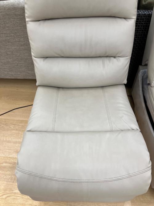 ニトリ 電動リクライニングソファー 18 2022年製/現行販売品 アイボリー ビリーバー Nシールド