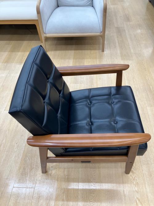 カリモク60 (カリモクロクマル) 1人掛けソファー W36140 スタンダードブラック