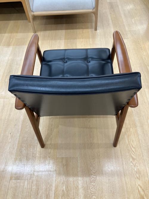 カリモク60 (カリモクロクマル) 1人掛けソファー W36140 スタンダードブラック