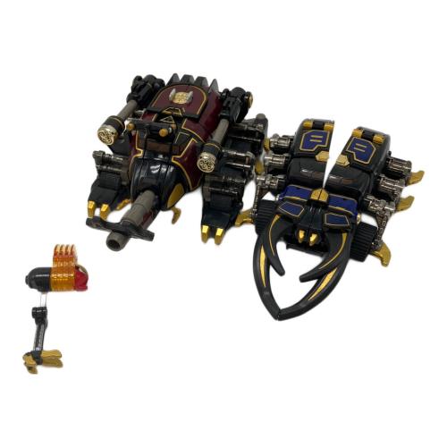 BANDAI (バンダイ) DX超合金 轟雷神 戦隊ヒーロー ネーム跡・ゴウライスタッグの胴体ジョイント部分(轟雷神の脚部)破損有