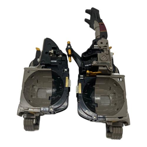 BANDAI (バンダイ) DX超合金 轟雷神 戦隊ヒーロー ネーム跡・ゴウライスタッグの胴体ジョイント部分(轟雷神の脚部)破損有