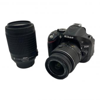 Nikon (ニコン) デジタル一眼レフカメラ D5200 AF-S DX NIKKOR 18-55mm f/3.5-5.6G VR,DX SWM VR ED IF 1.1m/3.61