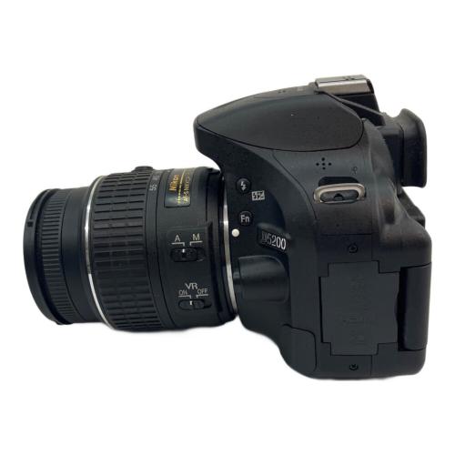 Nikon (ニコン) デジタル一眼レフカメラ D5200 AF-S DX NIKKOR 18-55mm f/3.5-5.6G VR,DX SWM VR ED IF 1.1m/3.61