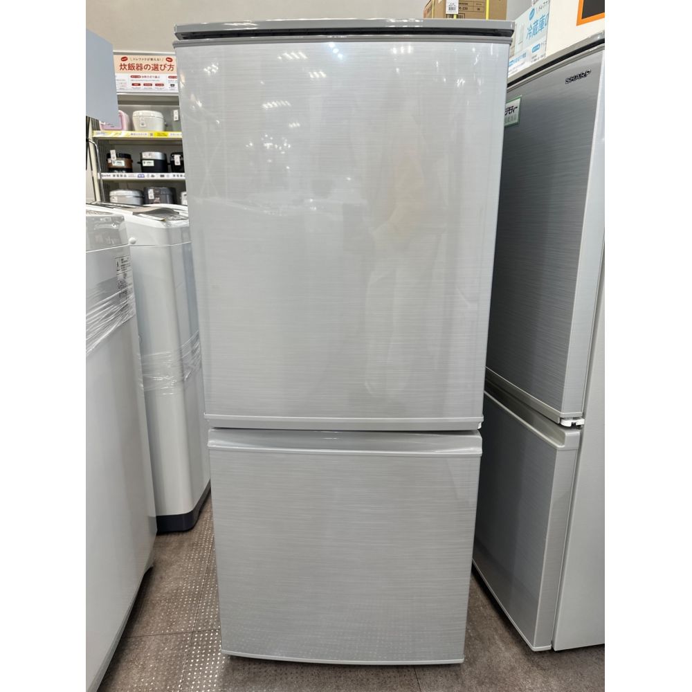 ♢2015年製♢SHARP137L冷蔵庫【♢SJ-D14A-W】♦︎♦︎♦︎♦︎ - 洗濯機