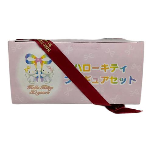 HELLO KITTY (ハローキティ) フィギュア 1974年・2004年 スタイルフィギュアセット