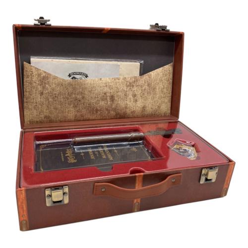 HARRY POTTER (ハリーポッター) Hogwarts Trunk Collectible Set キャラクターグッズ