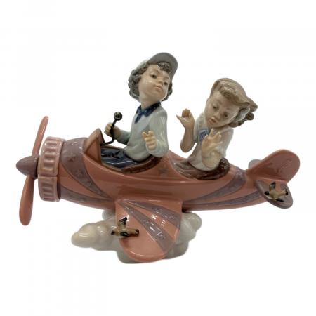LLADRO (リヤドロ) フィギュリン 05698 飛行機の二人｜トレファクONLINE