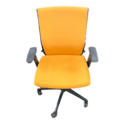 オカムラ デスクチェア オレンジ×ブラック 1人掛け ESCUDO