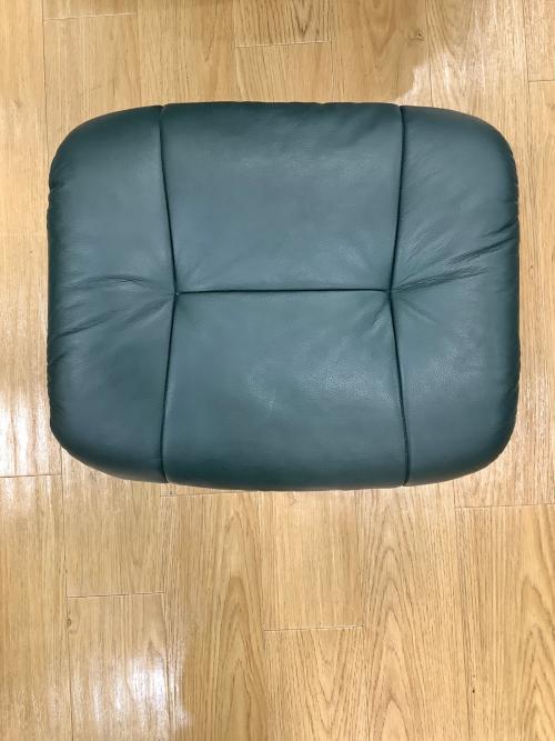 HJELLEGJERDE (イエリアーダ) パーソナルチェア グリーン オットマン付 レザー フィヨルド215