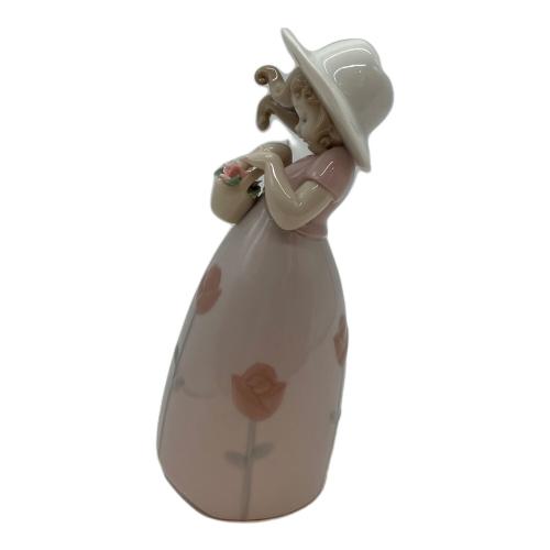 LLADRO (リヤドロ) リトル・ローズ 8042