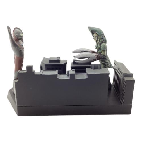 侵略者を撃て ウルトラ怪獣戯画