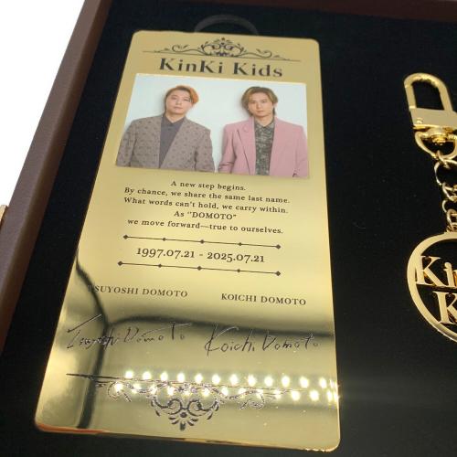 ベストアルバム チャームアクセサリーケースやや劣化有 Kinki Kids 39 Very much