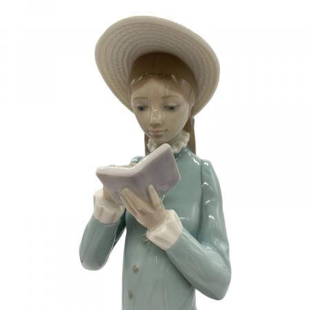 LLADRO (リヤドロ) フィギュリン 読書するを貴婦人｜トレファクONLINE