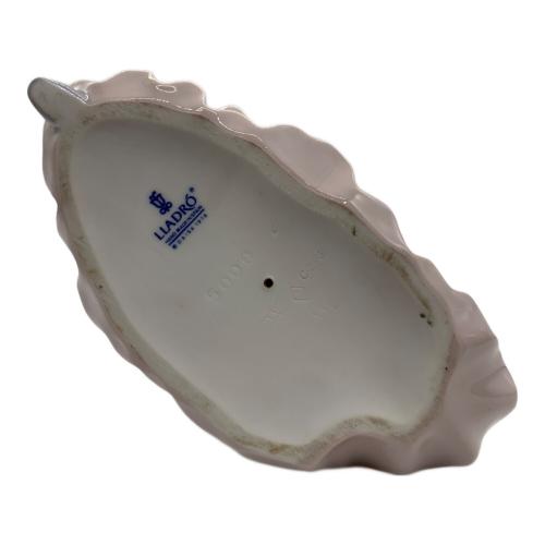 LLADRO (リヤドロ) フィギュリン 読書するを貴婦人