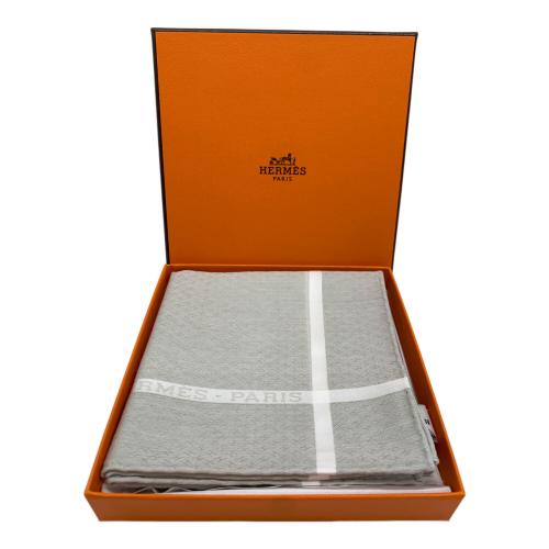 HERMES (エルメス) ハンカチ サイズ：46×46 cm ハンカチーフ ジャカード 《Hレリーフ》