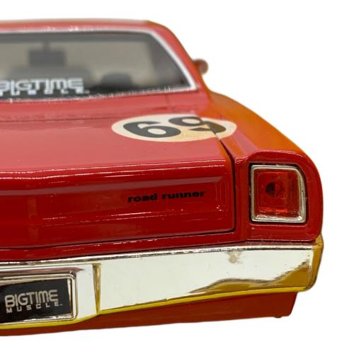 ミニカー 1969 PLYMOUTH ROAD RUNNNER DUB CITY BIGTIME 1/24