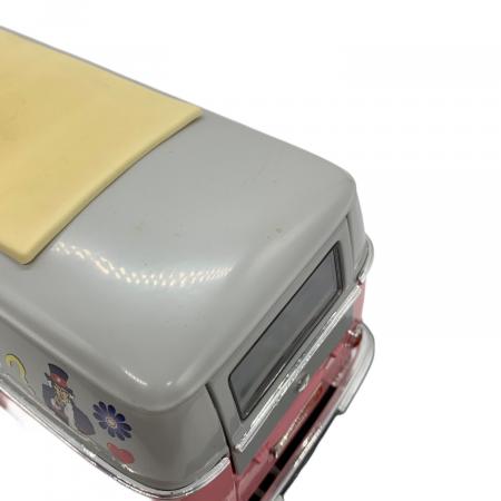 Volkswagen（フォルクスワーゲン） Microbus 1:18 Scale Model Flower