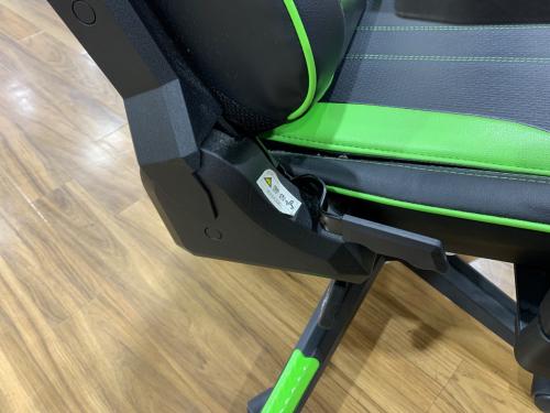 ニトリ ゲーミングチェア GM701