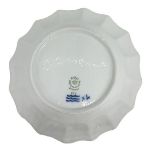 ROYAL COPENHAGEN (ロイヤル・コペンハーゲン) シェルプレート ブルーフラワー・プレイン