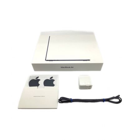Apple (アップル) MacBook Air 2022年モデル MLY43JA/CTO 13.6インチ Mac OS Apple M2チップ メモリ:8GB SSD:256GB ドライブ無し LNKQ42YVFN