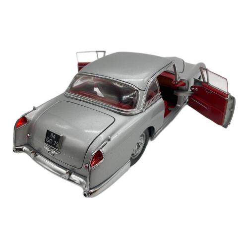 SUNSTAR (サンスタ) ミニカー 1/18 FACEL VEGA HK500