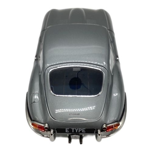 京商 (キョウショウ) ミニカー リアバンパー部分リペア有 1/18 Jaguar E-Type Coupe 09854GM