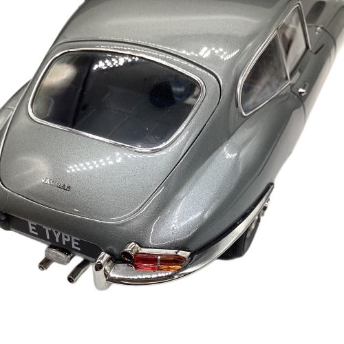 京商 (キョウショウ) ミニカー リアバンパー部分リペア有 1/18 Jaguar E-Type Coupe 09854GM