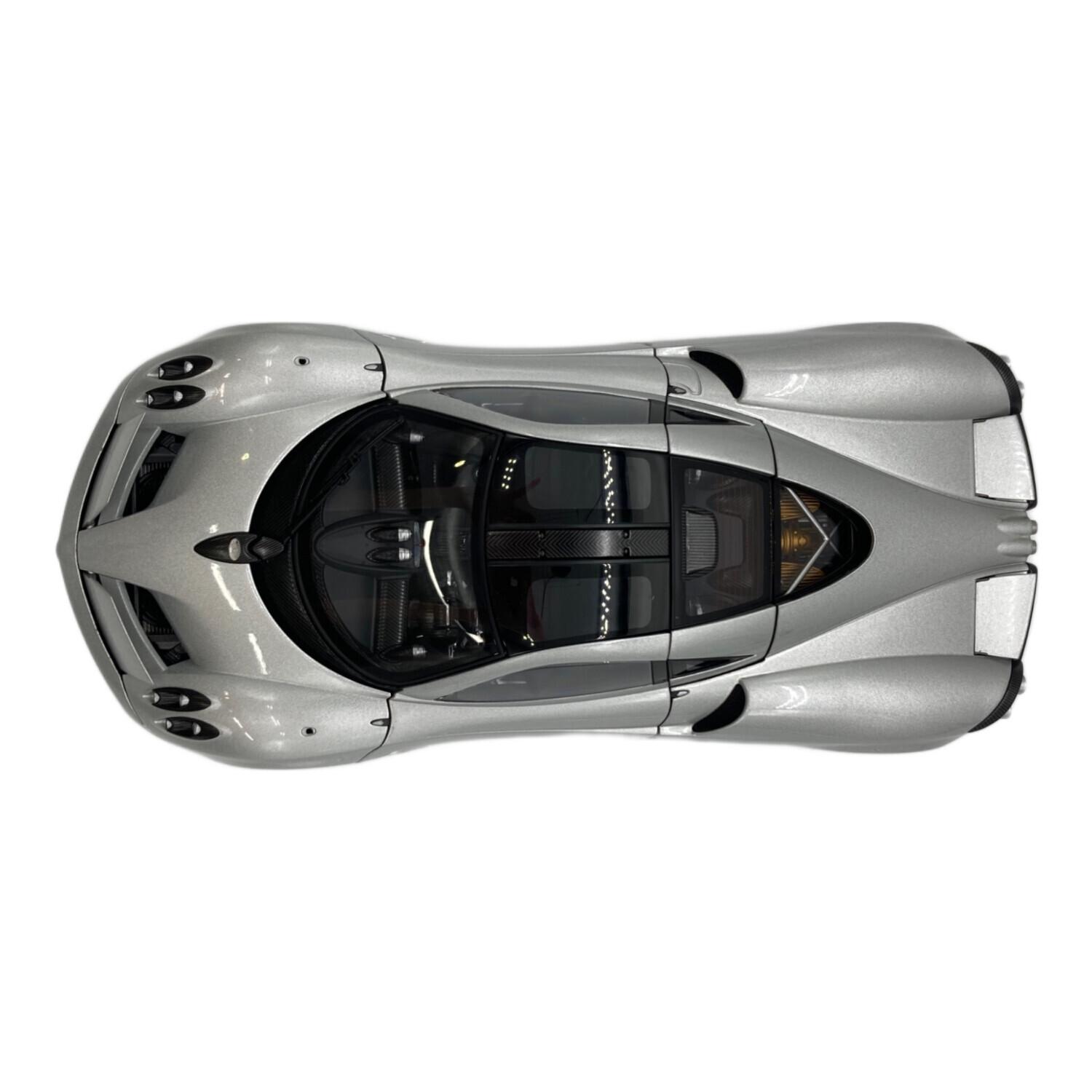 AUTOart (オートアート) シルバー 1/18 PAGANI Huayra（パガーニ