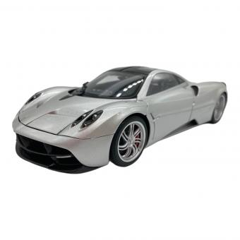 AUTOart (オートアート) シルバー 1/18 PAGANI Huayra（パガーニ ウアイラ）