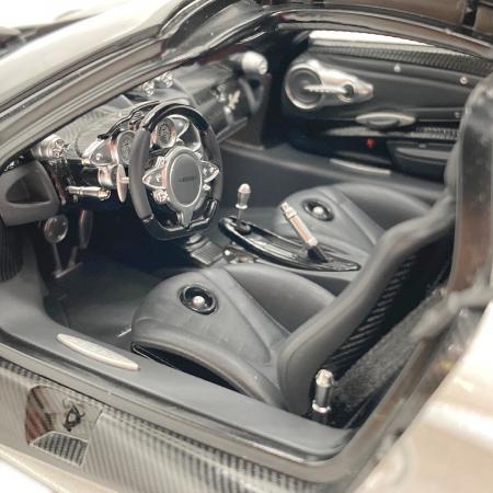 AUTOart (オートアート) シルバー 1/18 PAGANI Huayra（パガーニ