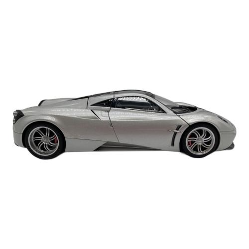AUTOart (オートアート) シルバー 1/18 PAGANI Huayra（パガーニ