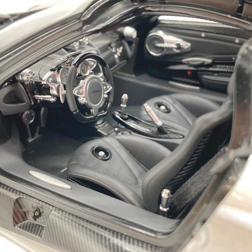AUTOart (オートアート) シルバー 1/18 PAGANI Huayra（パガーニ