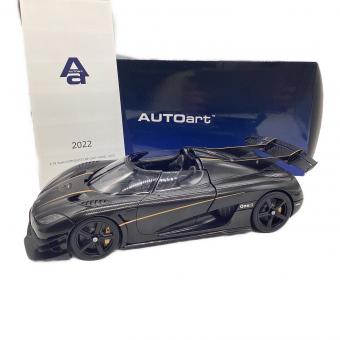 AUTOart (オートアート) モデルカー ケーニングセグOne：1 カーボンブラック 1/18
