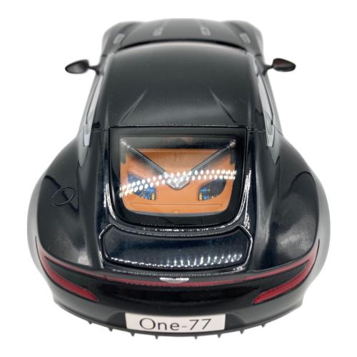 AUTOart (オートアート) ミニカー シリアルナンバー0761 アストンマーチ 1/18 ASTON MARTIN ONE 7