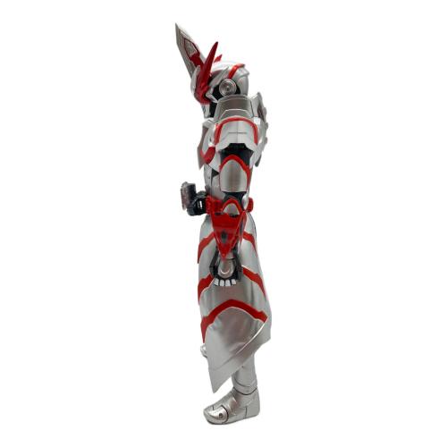 フィギュア 仮面ライダーセイバー ドラゴニックナイト S.H.Figuarts
