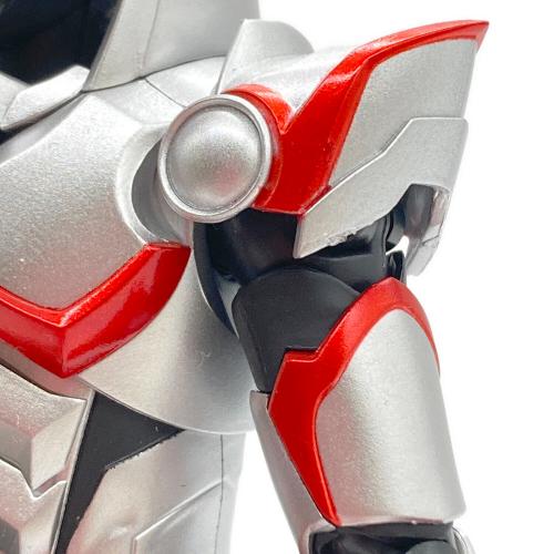 フィギュア 仮面ライダーセイバー ドラゴニックナイト S.H.Figuarts