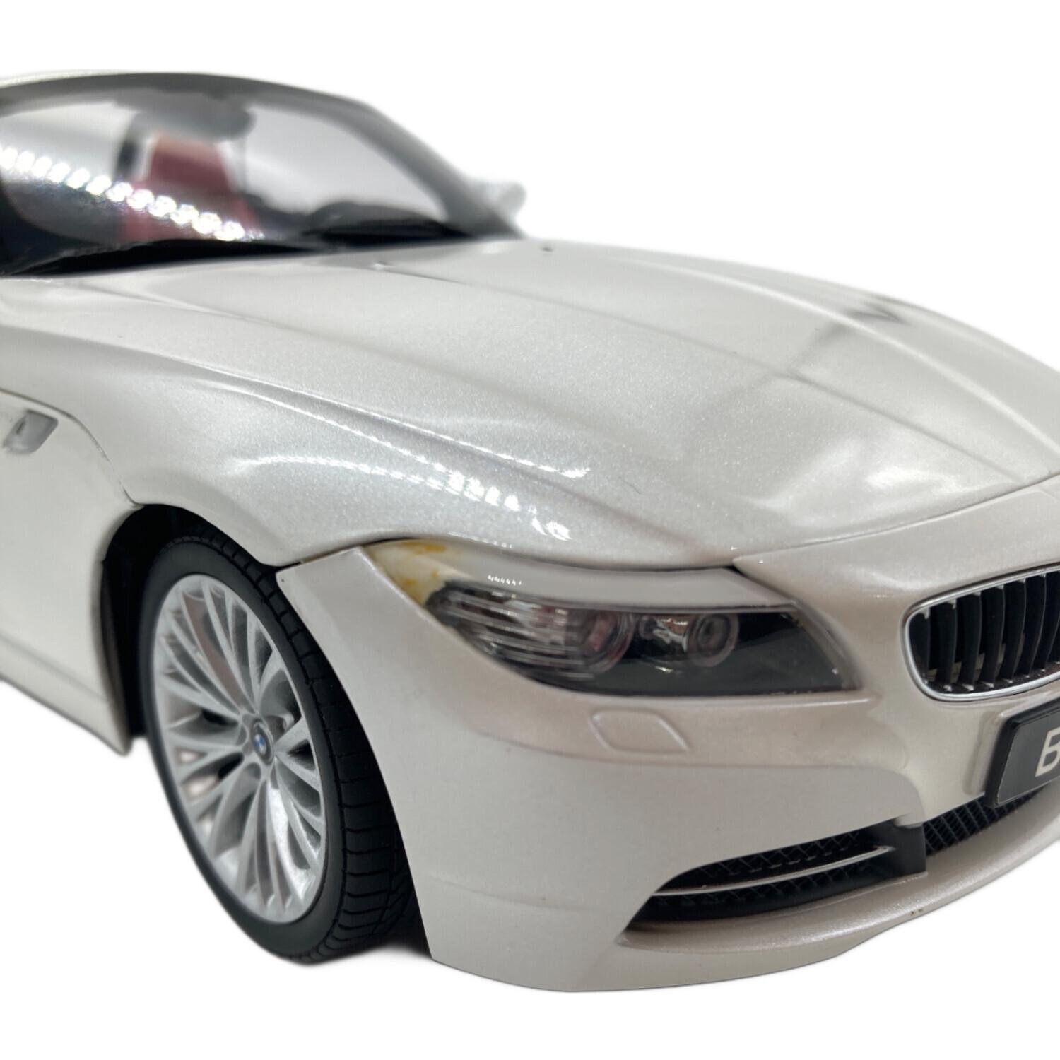 京商 (キョウショウ) 1/18 BMW z4 sDrive35i (E89) モデルカー