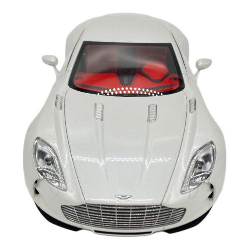 AUTOart (オートアート) 1/18 アストンマーチン ONE-77 （ホワイト