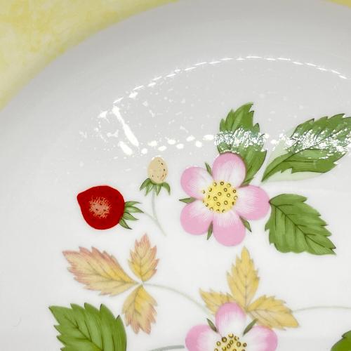 Wedgwood (ウェッジウッド) フルリムプレート 約20cm ワイルドストロベリー