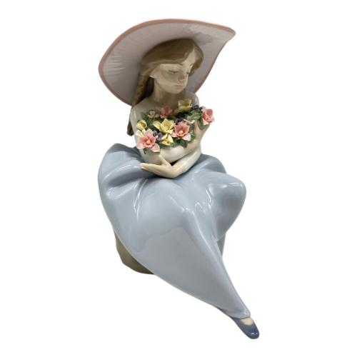 LLADRO (リヤドロ) フィギュリン 箱有 5862 花の香りにつつまれて
