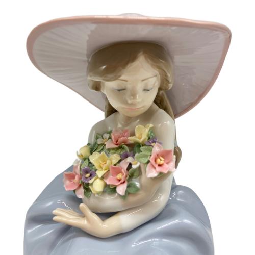 LLADRO (リヤドロ) フィギュリン 箱有 5862 花の香りにつつまれて