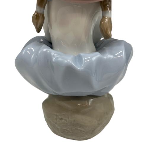 LLADRO (リヤドロ) フィギュリン 箱有 5862 花の香りにつつまれて