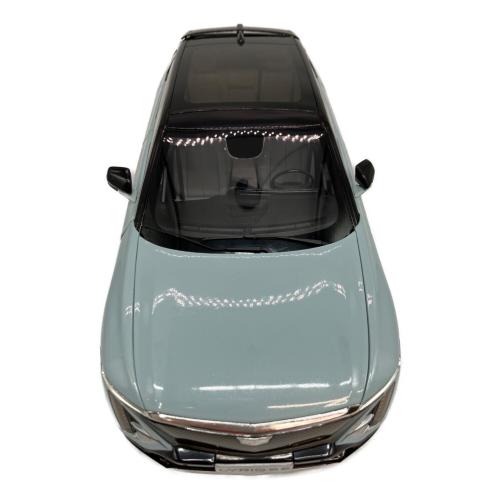 1/18 キャデラック Cadillac LYRIQ モデルカー