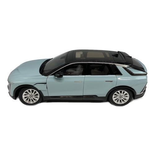 1/18 キャデラック Cadillac LYRIQ モデルカー