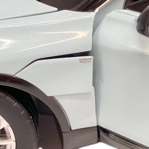 1/18 キャデラック Cadillac LYRIQ モデルカー
