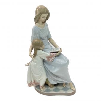 LLADRO (リヤドロ) フィギュリン お休み前のおとぎ話