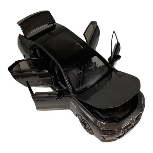 MINICHAMPS (ミニチャンプス) 1/18 BMW i7 M70 (G70) 2024 モデルカー スレ・箱ヘコミヤブレ有