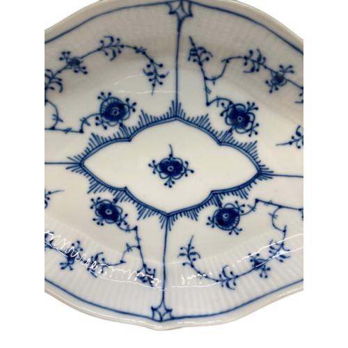 ROYAL COPENHAGEN (ロイヤル・コペンハーゲン) 舟形ディッシュ 22.5ｃｍ ブルーフルーテッド・プレイン