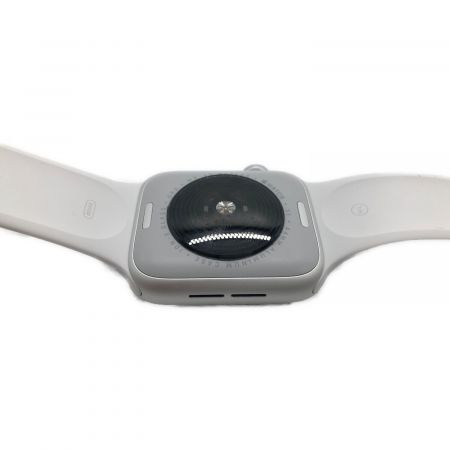 Apple (アップル) Apple Watch SE(第2世代) 純正バンド(ホワイト)付 MNK23J/A GPSモデル ケースサイズ:44㎜ 〇 程度:Bランク -